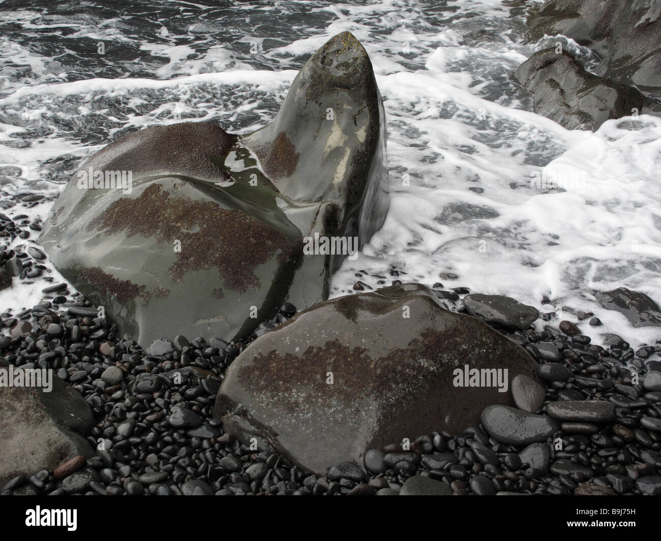 Formazione di roccia, Playa del Medio vicino a Playa Santiago, La Gomera, isole Canarie, Spagna, Europa Foto Stock