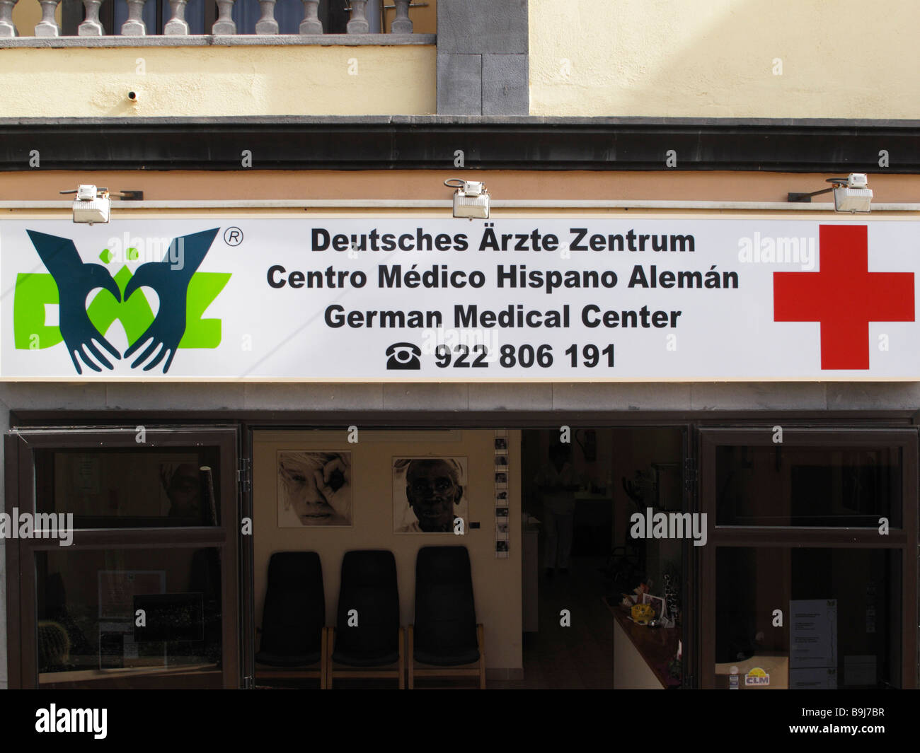 'Deutsches Aerzte Zentrum Centro Médica Hispano Alemán tedesco Medical Center', trilingue, Valle Gran Rey, La Gomera, canarini Foto Stock