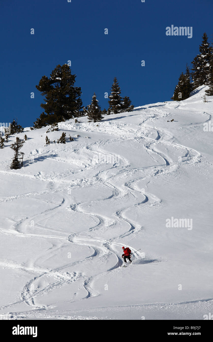 Piste di sci nella neve profonda, Rofan, area sciistica Rofan gamma, Tirolo, Austria, Europa Foto Stock