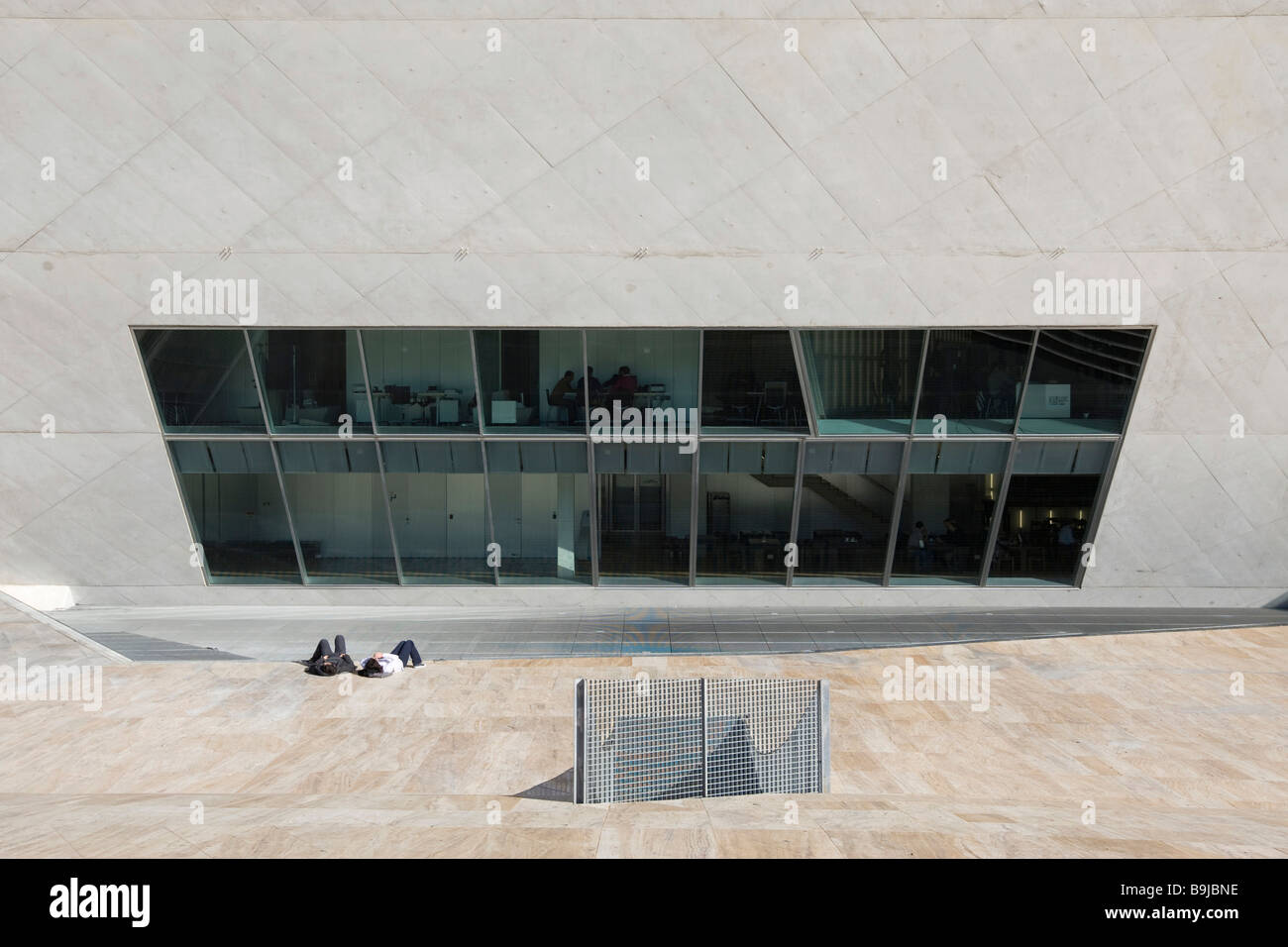 Casa da Musica, la Casa della Musica, opera house terminata nel 2005, progettato da architetto olandese Rem Koolhaas, Porto, UNESCO World Cul Foto Stock