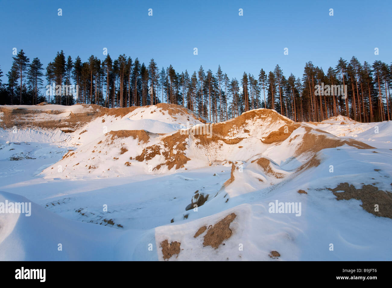 Estrazione di ghiaia e sabbia area su un esker glaciale , Finlandia Foto Stock