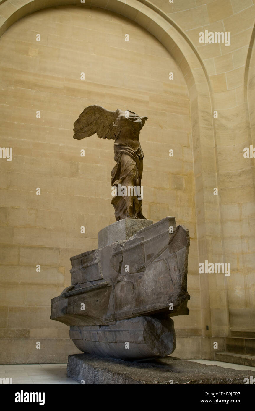 La Vittoria di Samotracia al museo del Louvre Foto Stock