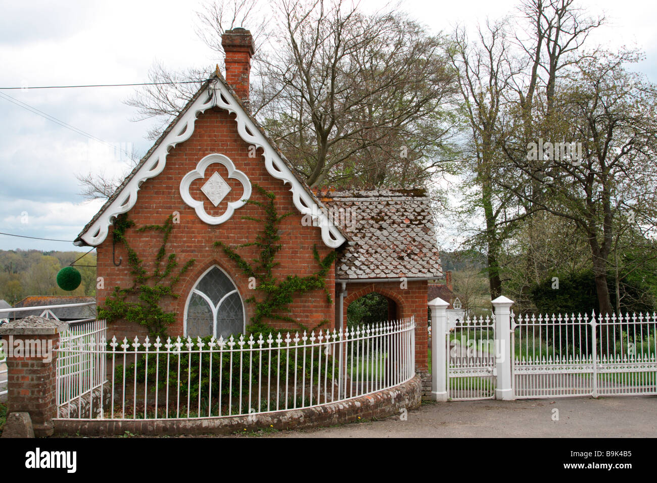 Gatehouse o lodge di Houghton Lodge Hampshire Inghilterra Foto Stock