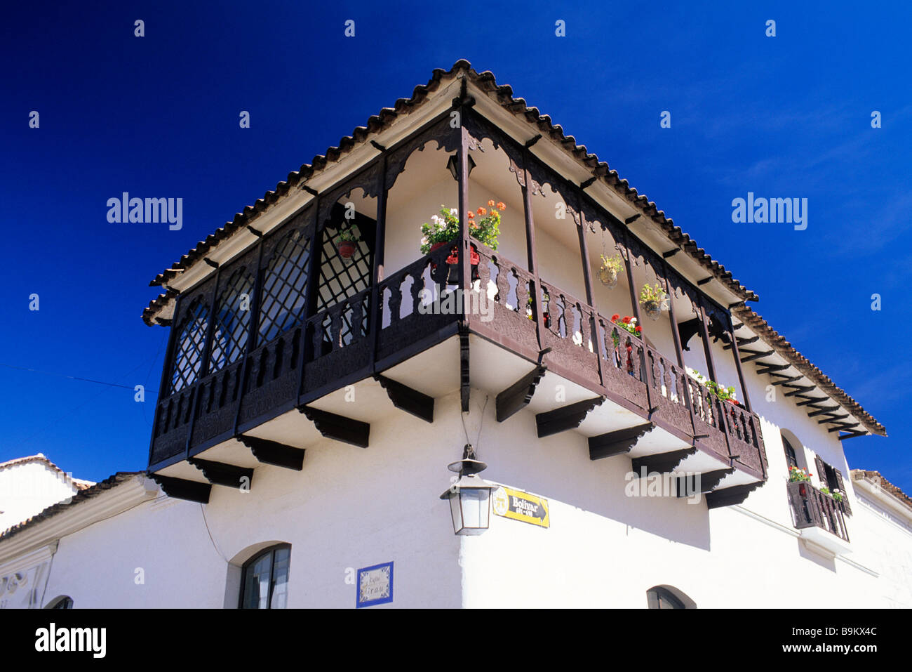Bolivia, Chuquisaca reparto, Sucre, città classificato come patrimonio mondiale dall' UNESCO, stile coloniale balcone, dettaglio Foto Stock