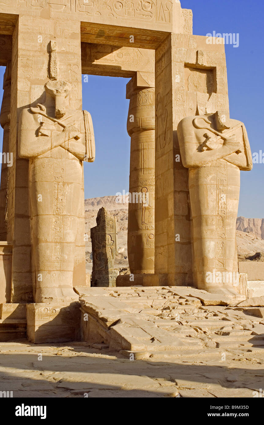 L'Egitto, la Valle del Nilo, Luxor, banca occidentale, Tebe necropoli, Ramesseum, Osiride pilastri Foto Stock