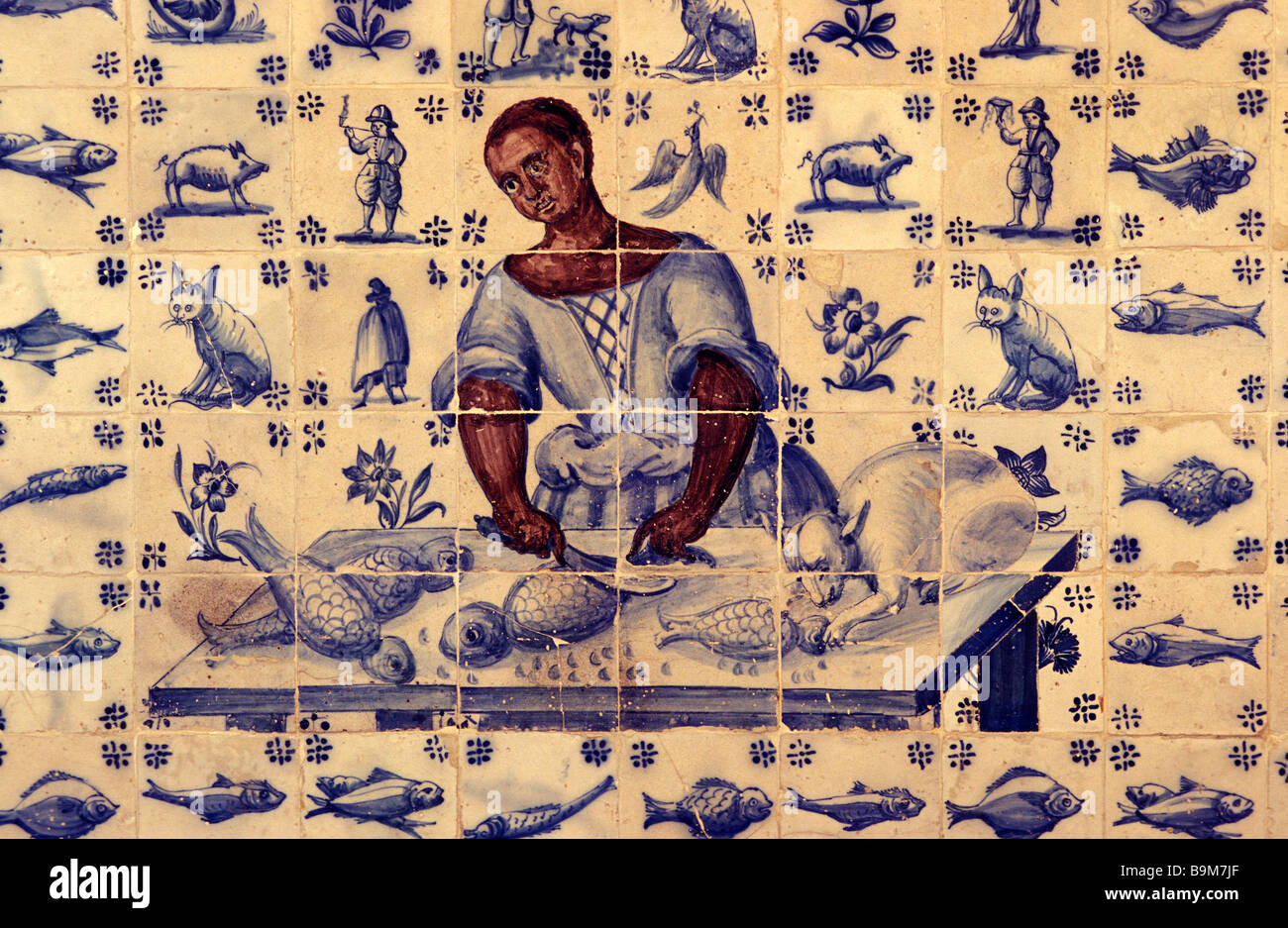 Il Portogallo, Lisbona, Museu da Cidade (città museo) nel Palacio Pimenta, azueljos mostra uno slave per la cottura Foto Stock