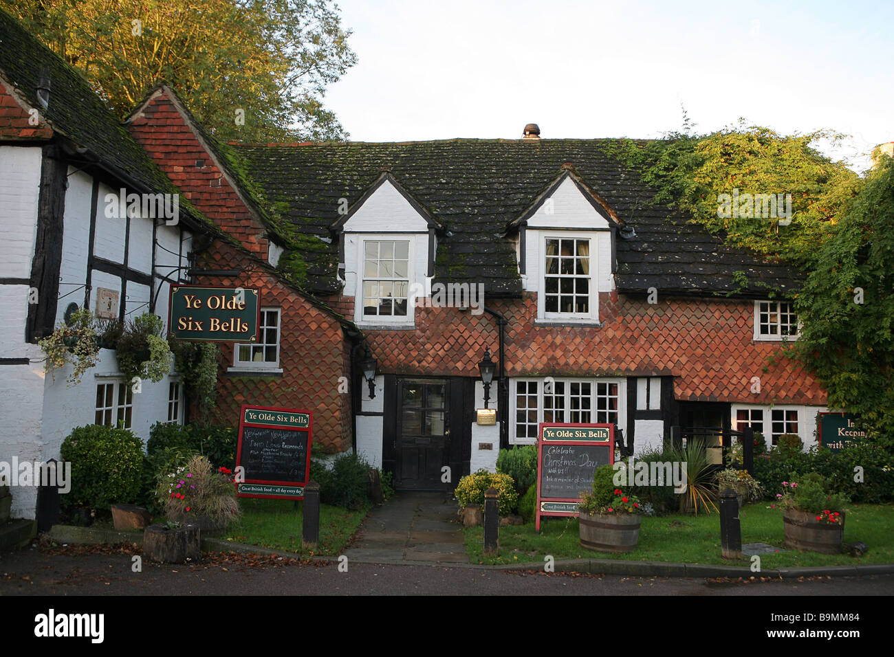 Un antico British public house a Horley,Surrey. Foto Stock