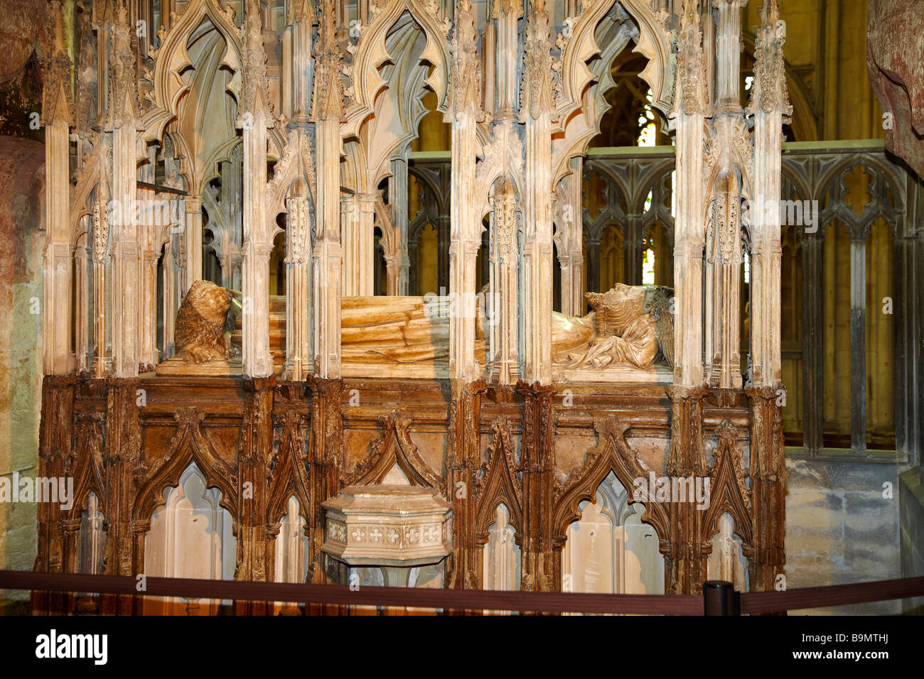 Tomba di Edward II all'interno della cattedrale di Gloucester, England, Regno Unito Foto Stock