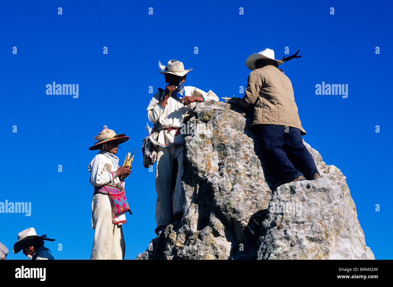 Messico, San Luis Potosi Stato, gli Indiani Huichol' pellegrinaggio, cerimonia sciamanica Foto Stock