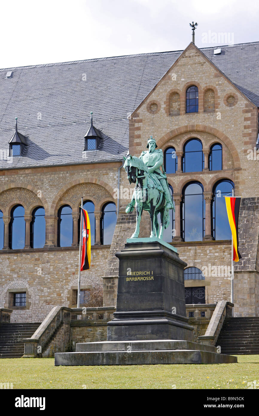 In Kaiserpfalz Goslar, Repubblica federale di Germania un monumento di Frederik I. Barbarossa Foto Stock