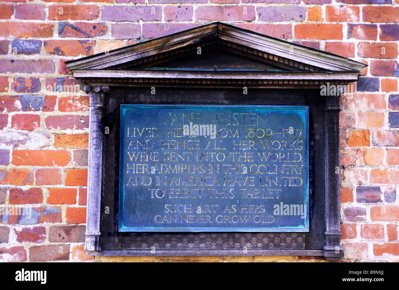 Informazioni tablet di placca su Jane Austen's Austen House Chawton Hampshire REGNO UNITO Inghilterra romanziere inglese autore del XIX secolo Foto Stock