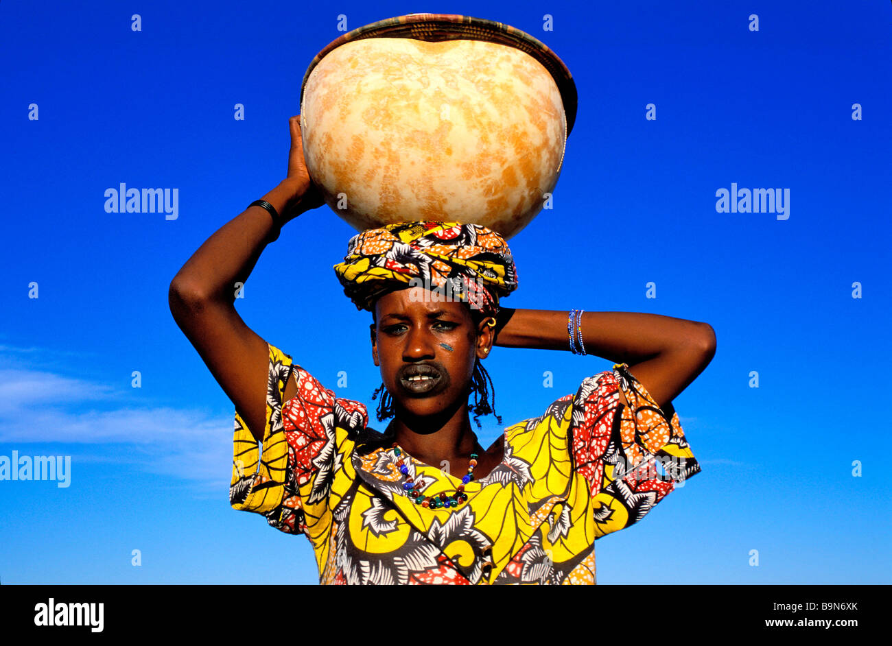 Mali, Mopti della regione, vicino a Djenne, Senossa village, Fula donna Foto Stock