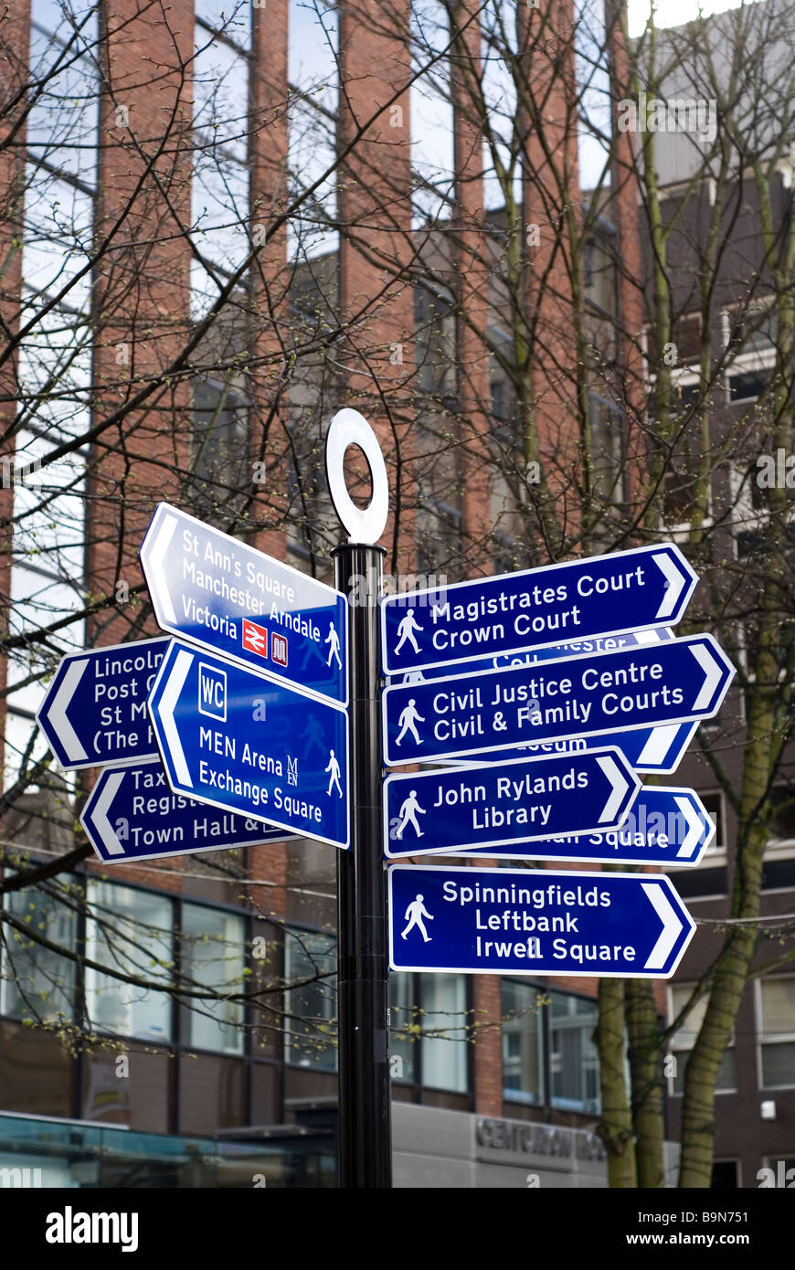 I cartelli stradali in Manchester City Centre Regno Unito Foto Stock