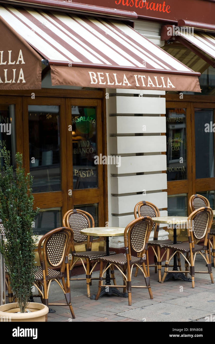 Bella Italia ristorante italiano su Deansgate Manchester City Centre Regno Unito Foto Stock