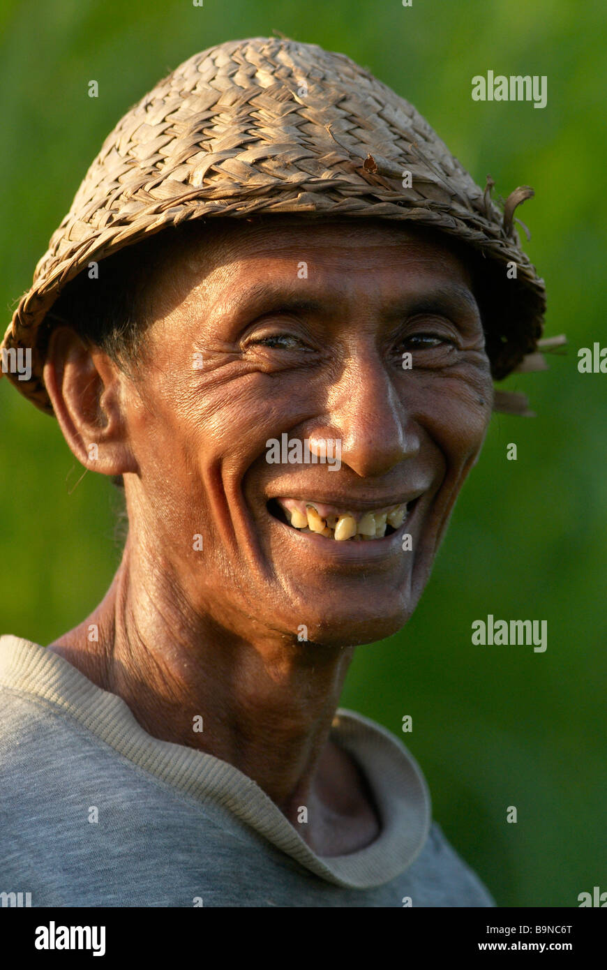 Riso balinesi agricoltore Indonesia Foto Stock