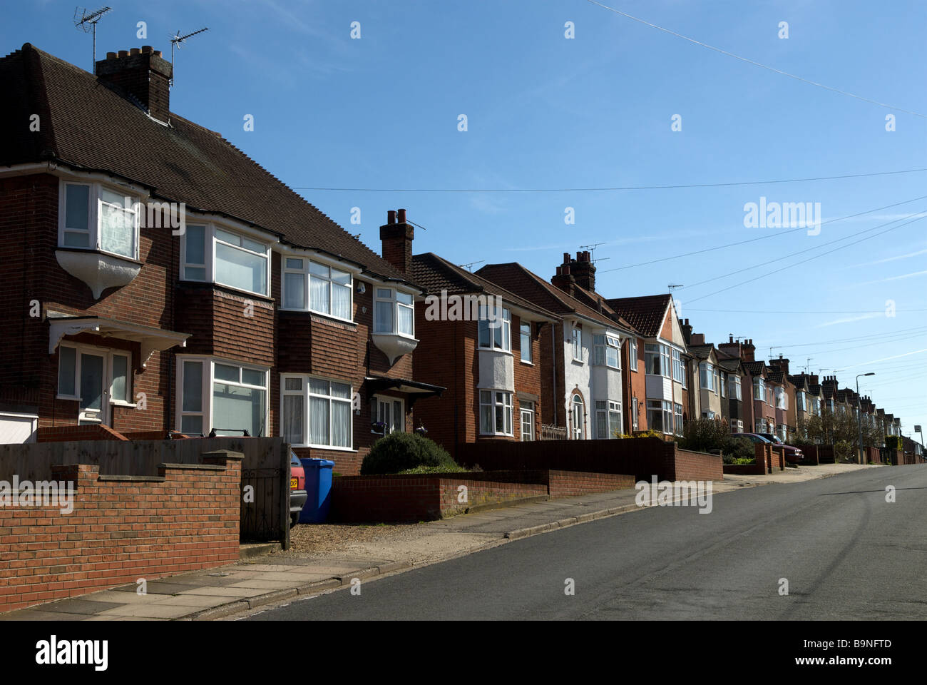 Strada residenziale, Ipswich, Suffolk, Regno Unito. Foto Stock