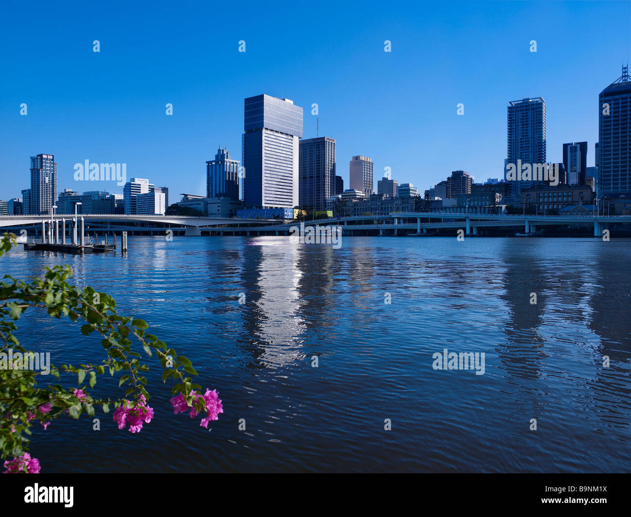 La città di Brisbane, Riverside Expressway & Ponte Victoria Queensland Australia Foto Stock