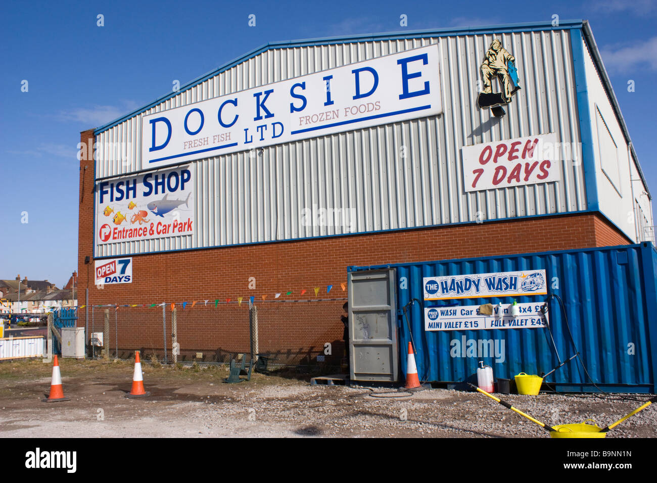 Dockside Ltd e comodo wash Fleetwood Lancashire Foto Stock