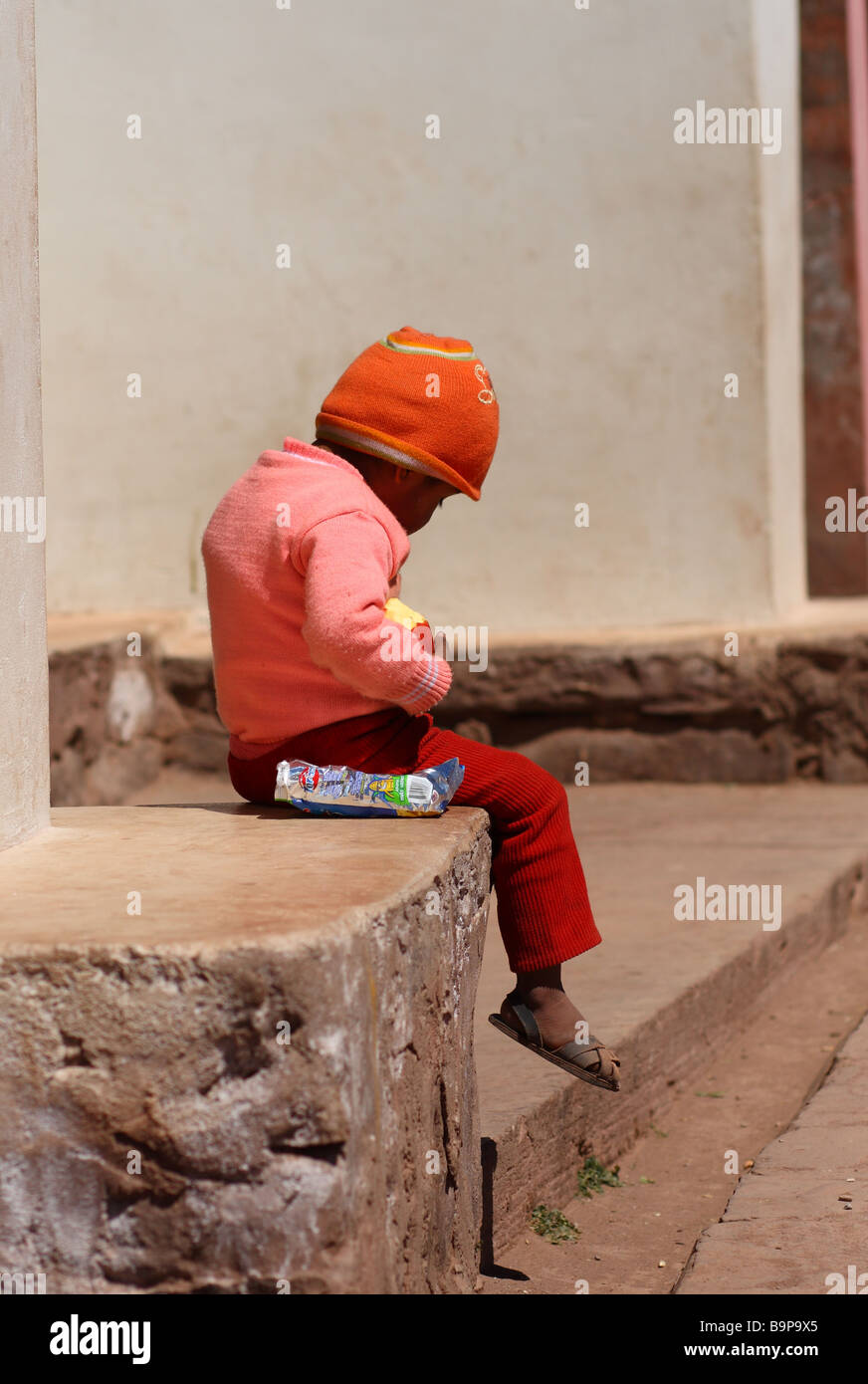 Bambino Perù Lago Titicaca Foto Stock