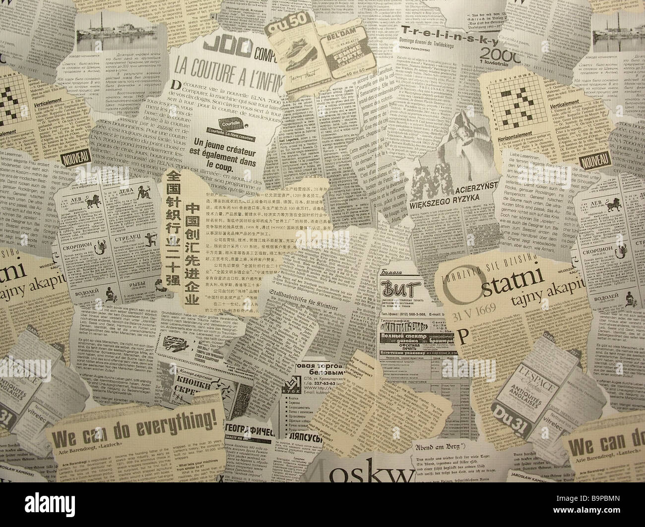 Carta da parati di giornale Foto stock - Alamy