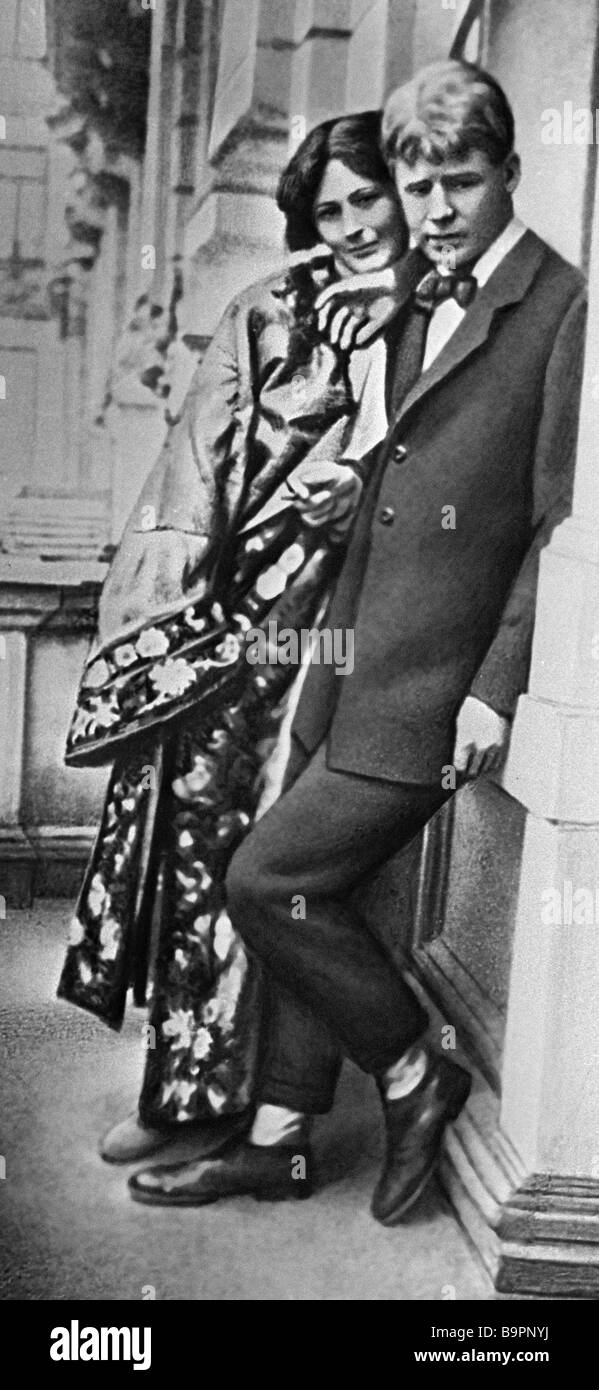 Poeta Sergei Yesenin e la ballerina Isadora Duncan Foto stock - Alamy