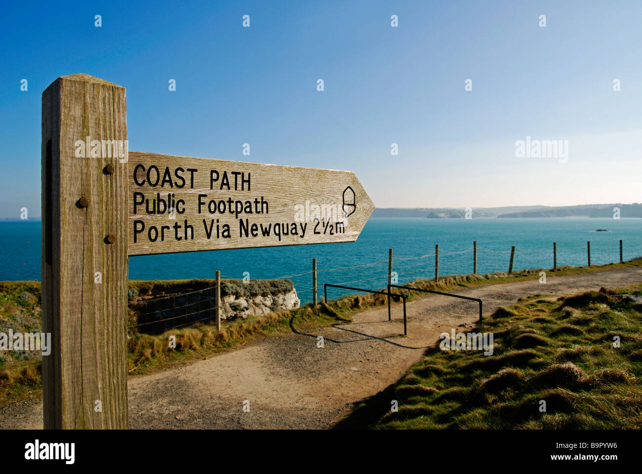 Costa sud-ovest di segno di percorso a newquay,cornwall, Regno Unito Foto Stock