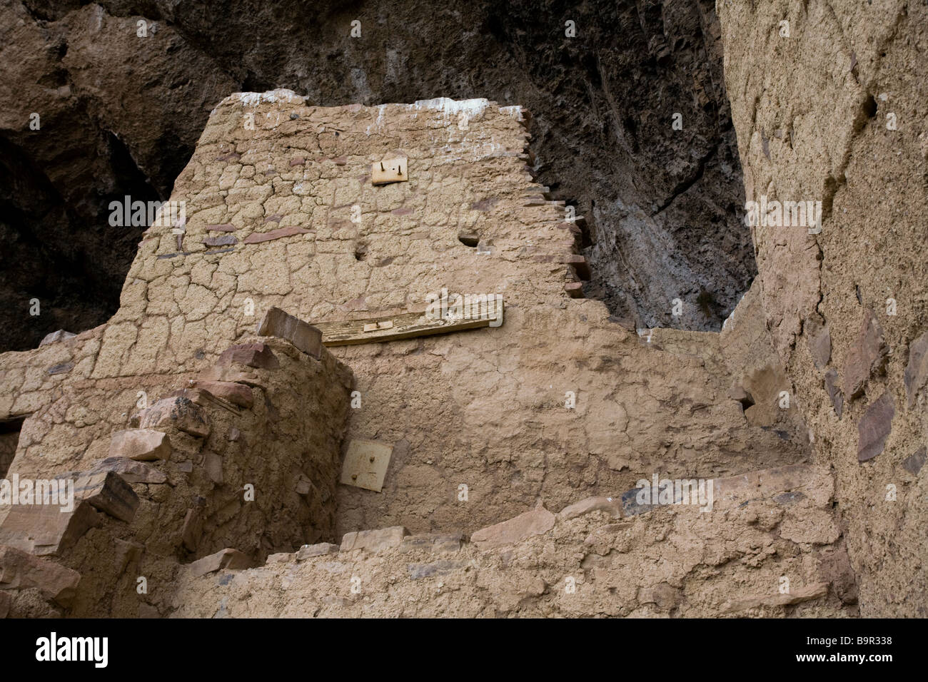 La Scogliera superiore dimora un preistorico Salado rovina a Tonto Monumento Nazionale Central Arizona Foto Stock