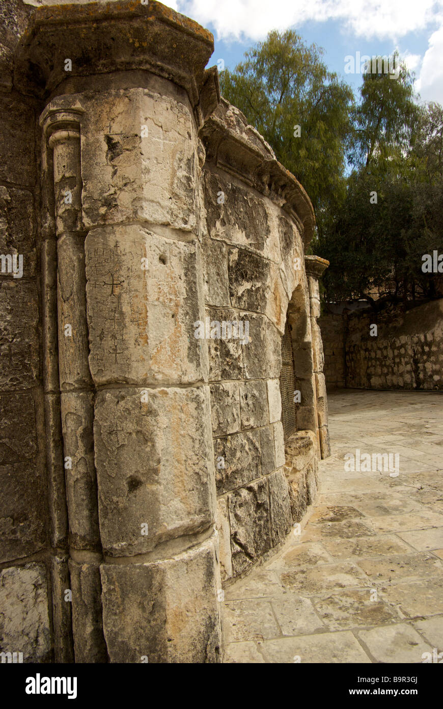 Chiesa Ortodossa Etiope cortile sopra la chiesa del Santo Sepolcro in Gerusalemme vecchia città Foto Stock