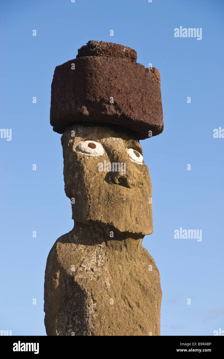 Elk198 5111v Cile Isola di Pasqua Hanga Roa Ahu Ko Te Riku moai statua Foto Stock