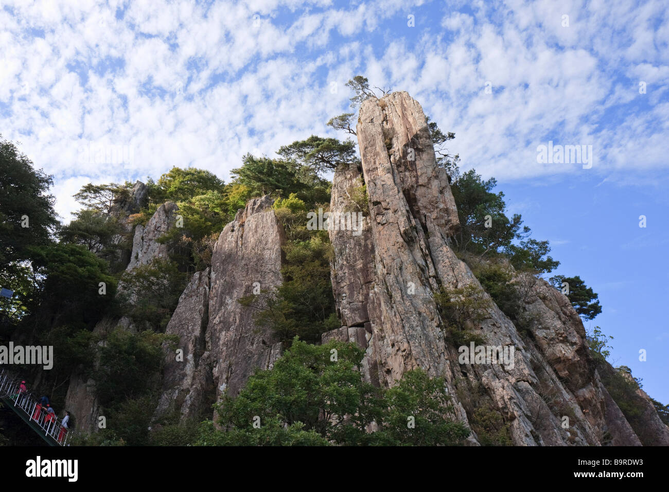 Torreggianti guglie di roccia di Daedunsan Foto Stock