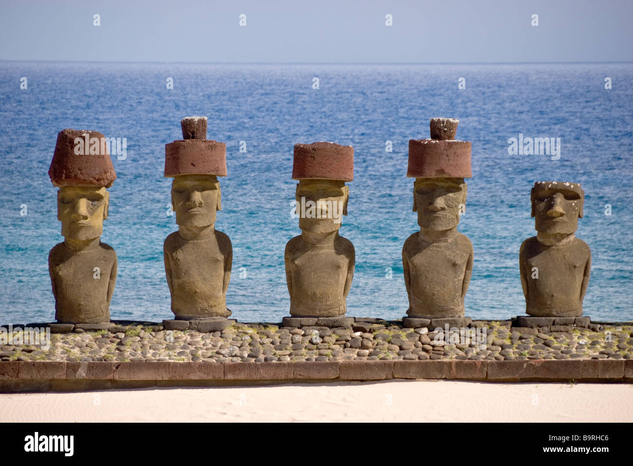 Elk198 5203 Cile Isola di Pasqua Anakena Ahu Nau Nau moai statue Foto Stock