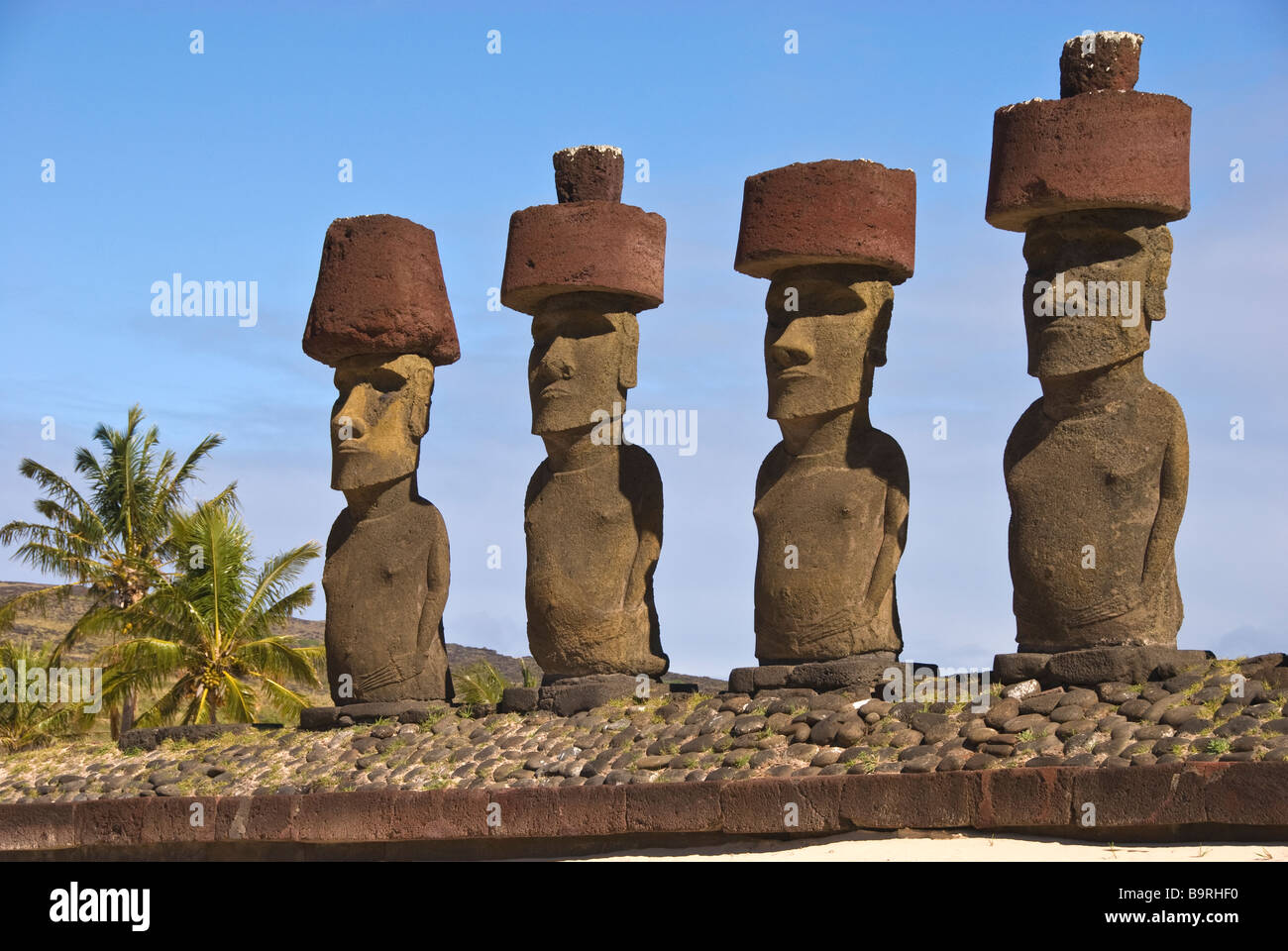 Elk198 5208 Cile Isola di Pasqua Anakena Ahu Nau Nau moai statue Foto Stock