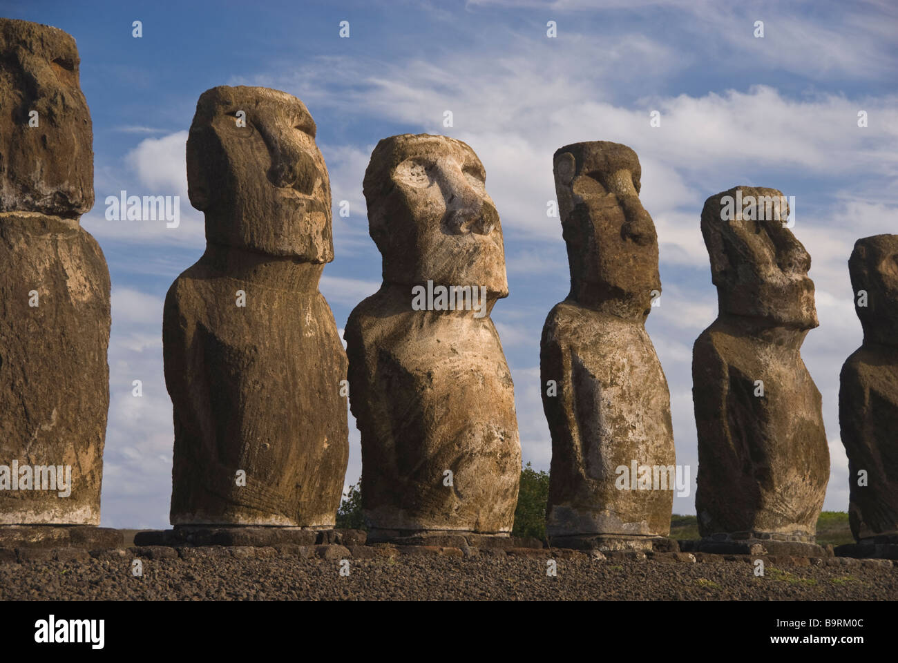 Elk198 5374 Cile Isola di Pasqua Ahu Tongariki moai statue Foto Stock