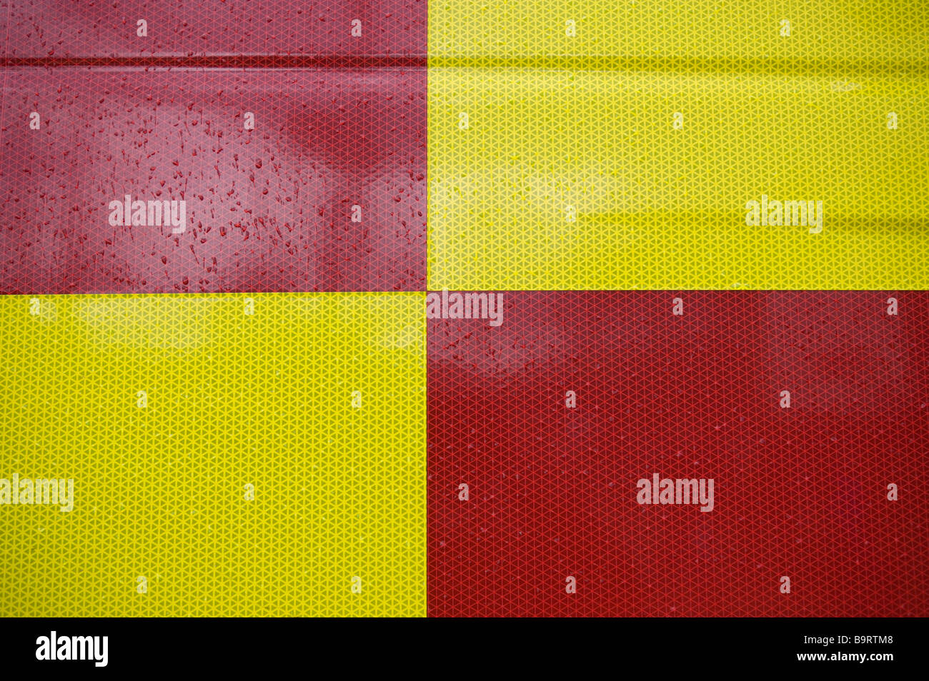 Contrassegni sul lato di una ricerca e salvataggio in aree urbane appliance, REGNO UNITO Foto Stock