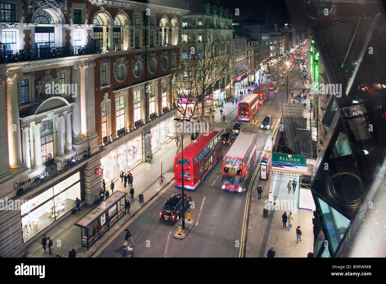 Una veduta aerea di oxford street Londra di notte Foto Stock