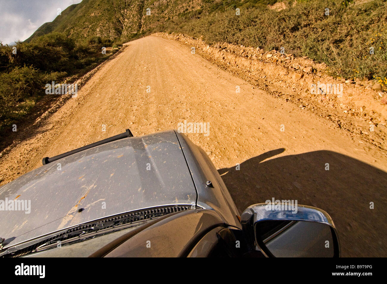 SUV strada sterrata Bolivia 4x4 avventura escursione in jeep Foto Stock