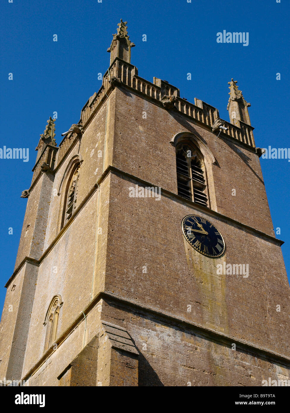 St Edwards Chiesa torre Stow on the Wold Cotswolds Gloucestershire England Regno Unito Foto Stock