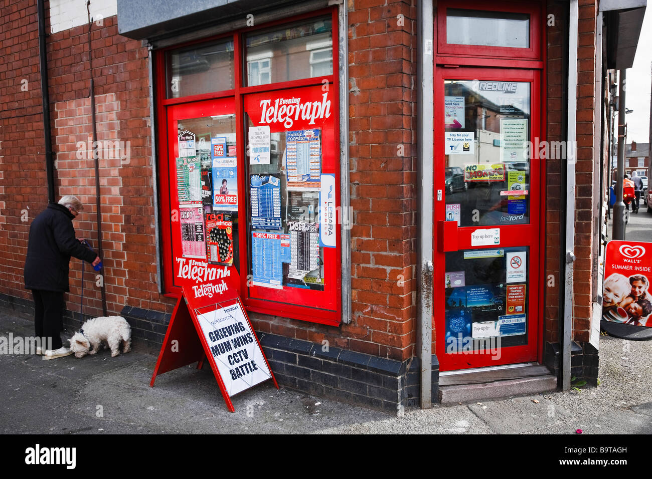 Inner City corner shop in Derby. Foto Stock