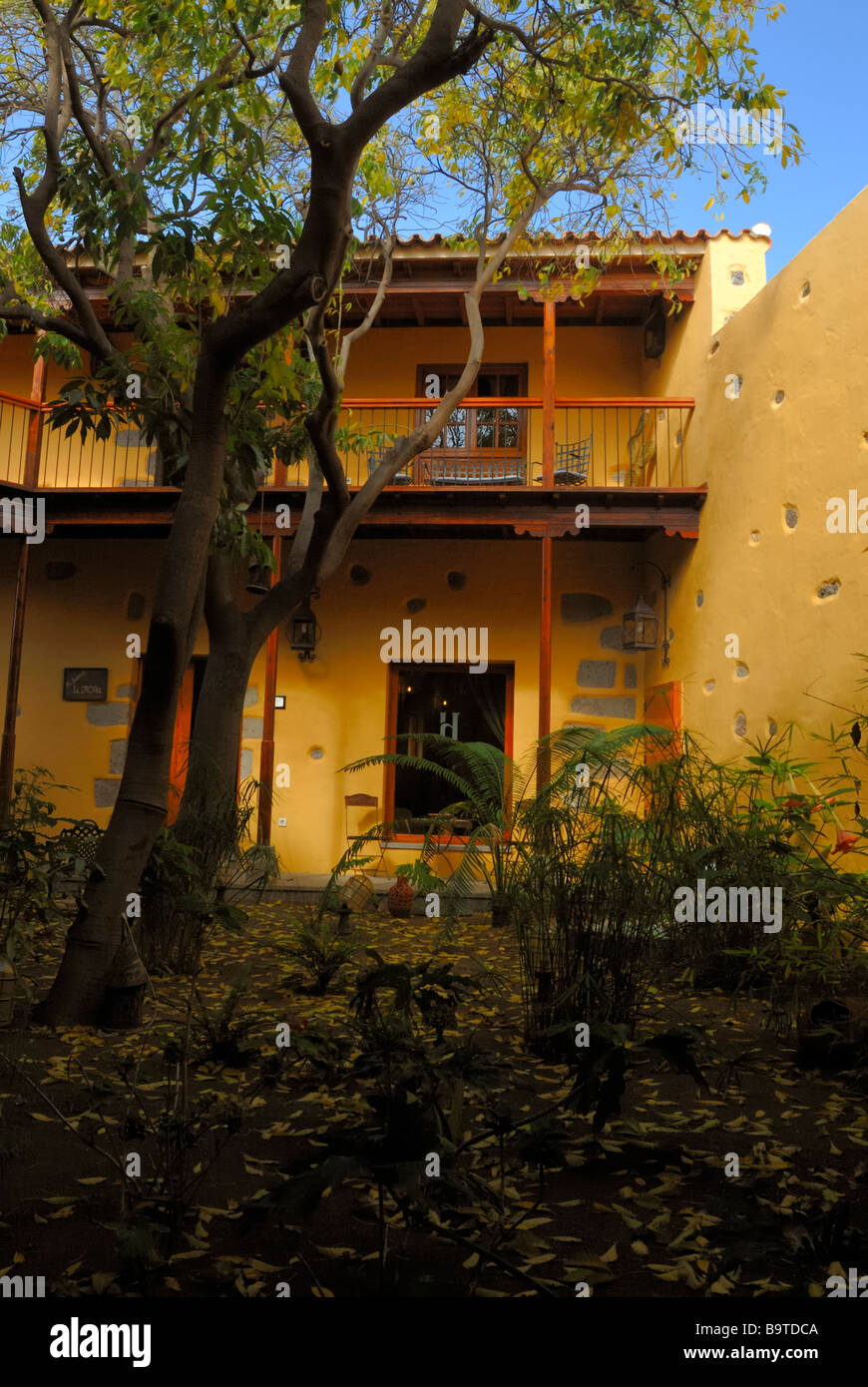 Il grazioso patio dell'Hotel Escuela Rural Casa de los Camellos, Calle El Progreso. Aguimes, Gran Canaria Isole Canarie,Spagna Foto Stock