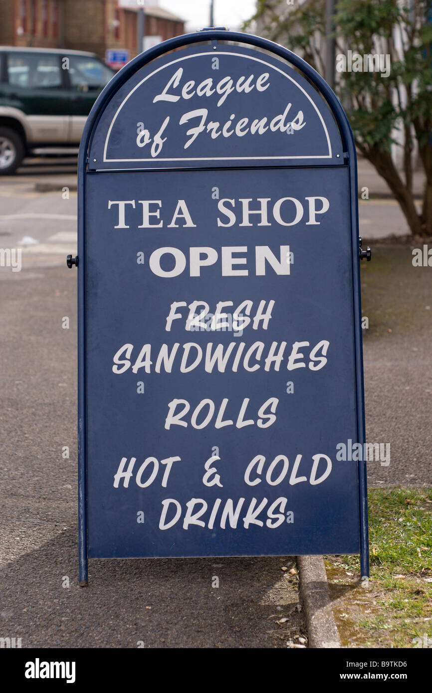 Lega degli Amici tea shop segno, Watford ospedale Foto Stock