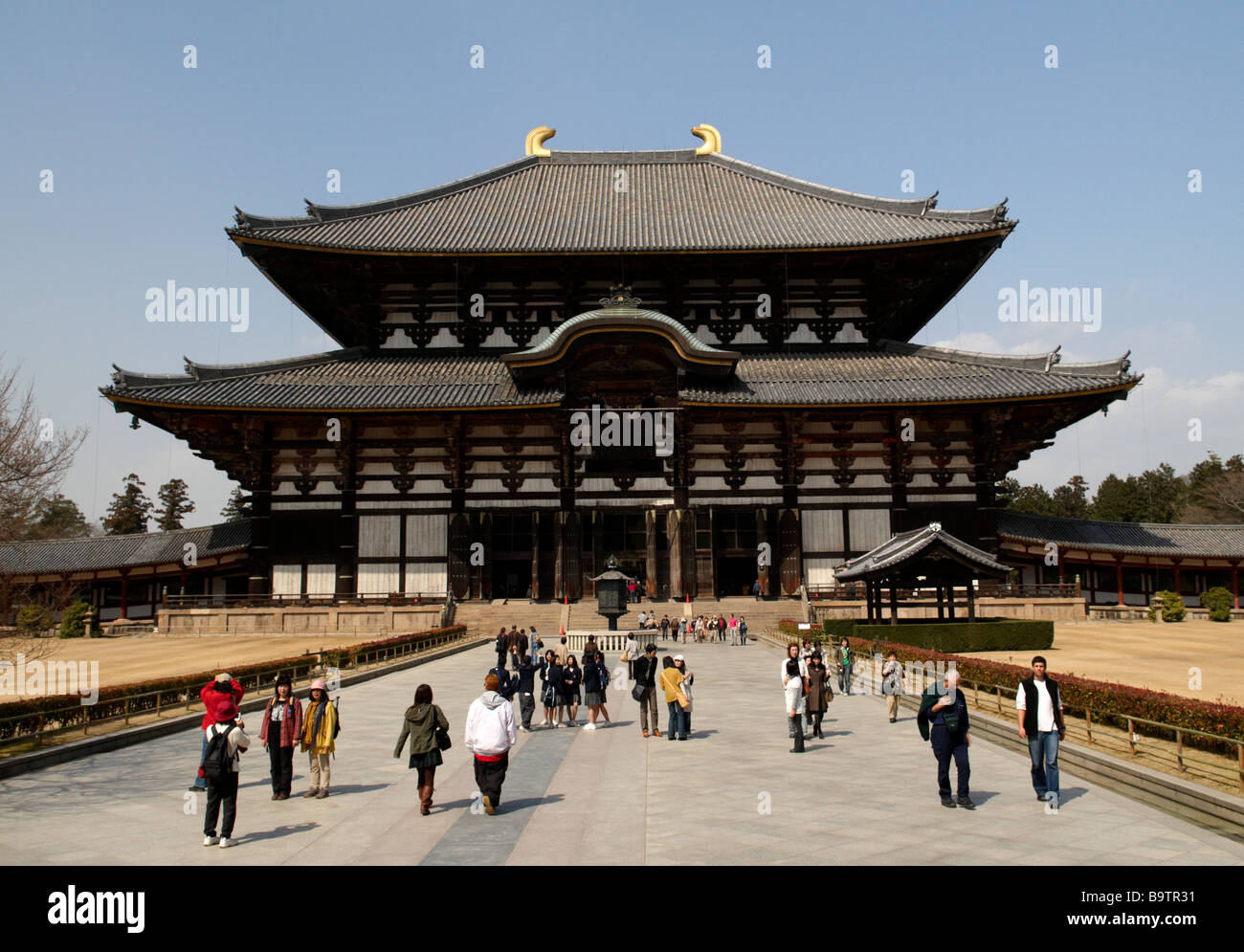 Il Daibutsu-den Hall - il più grande edificio di legno nel mondo e parte del Tempio di Todai-ji tempio complesso a Nara, Giappone. Foto Stock
