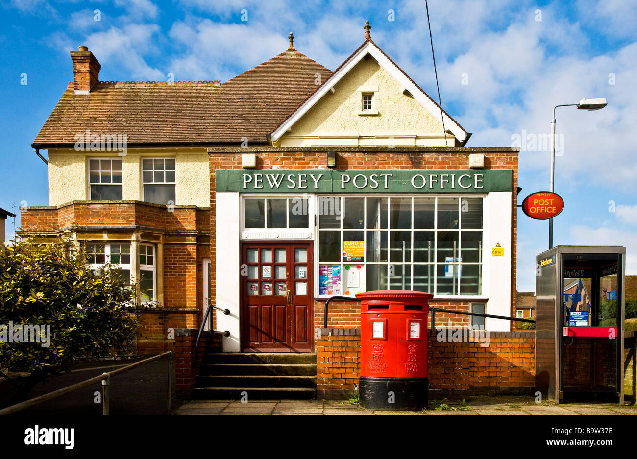 Village post office in Pewsey, Wiltshire, Inghilterra, Regno Unito Foto Stock