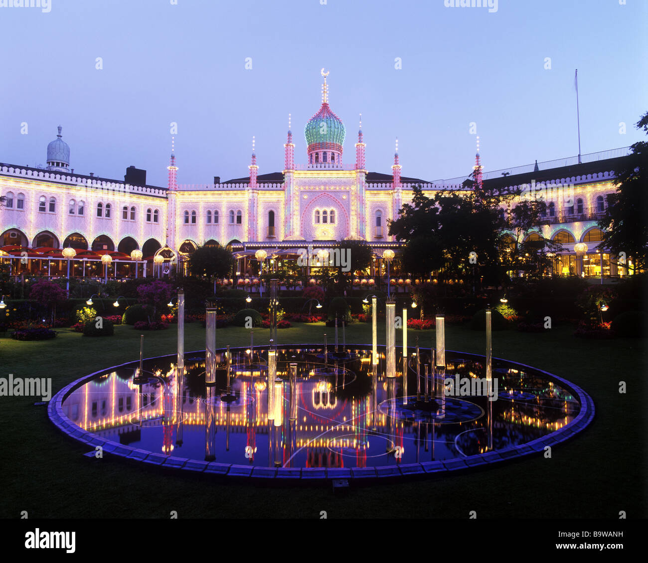 Fontana NIMB ristorante Pavilion Tivoli Gardens Copenhagen DANIMARCA Foto Stock