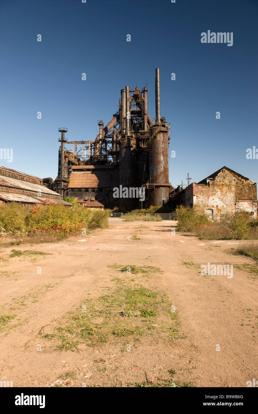 PILE DI ACCIAIO PER MOTORI AD ALTIFORNI L'AZIENDA SIDERURGICA BETHLEHEM LAVORA A BETHLEHEM PENNSYLVANIA USA Foto Stock