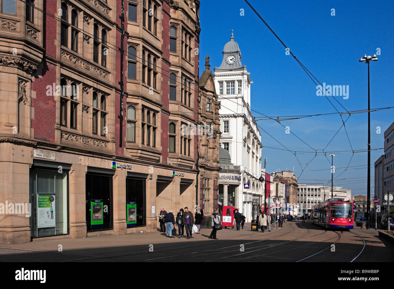 High Street e Super Tram, Sheffield Foto Stock