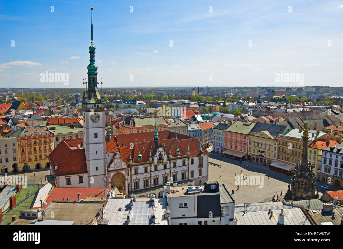 Olomouc, la Moravia del Nord, Repubblica Ceca. Vista sulla città dalla torre di Sv Moric chiesa. Foto Stock