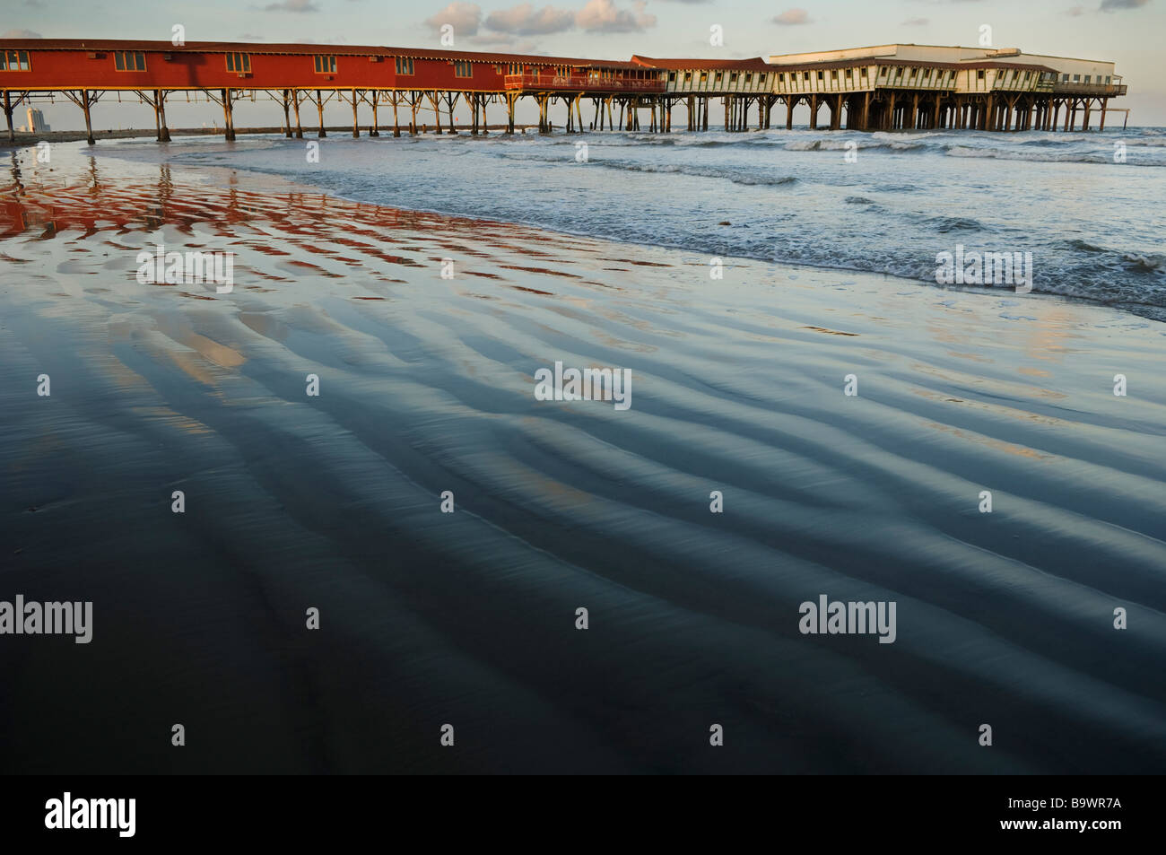 Un molo a Galveston beach, Texas. Foto Stock