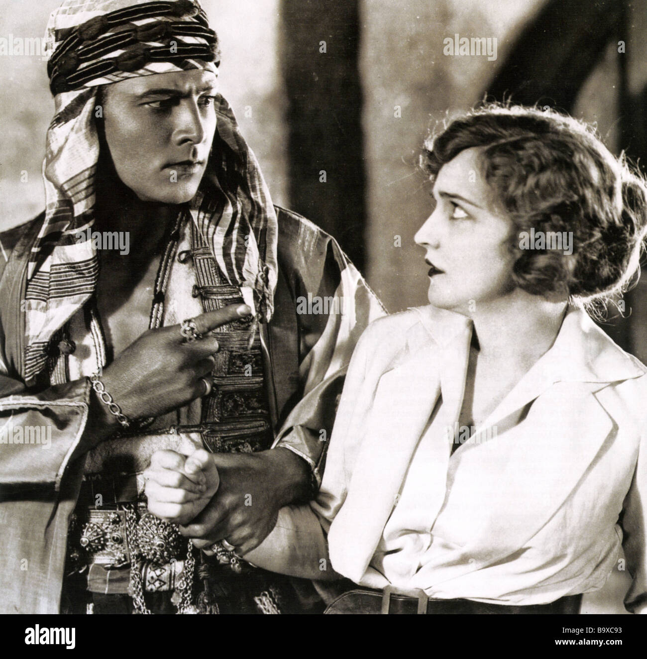 Lo sceicco 1921 giocatori famosi film con Rodolfo Valentino e Agnes Ayres Foto Stock