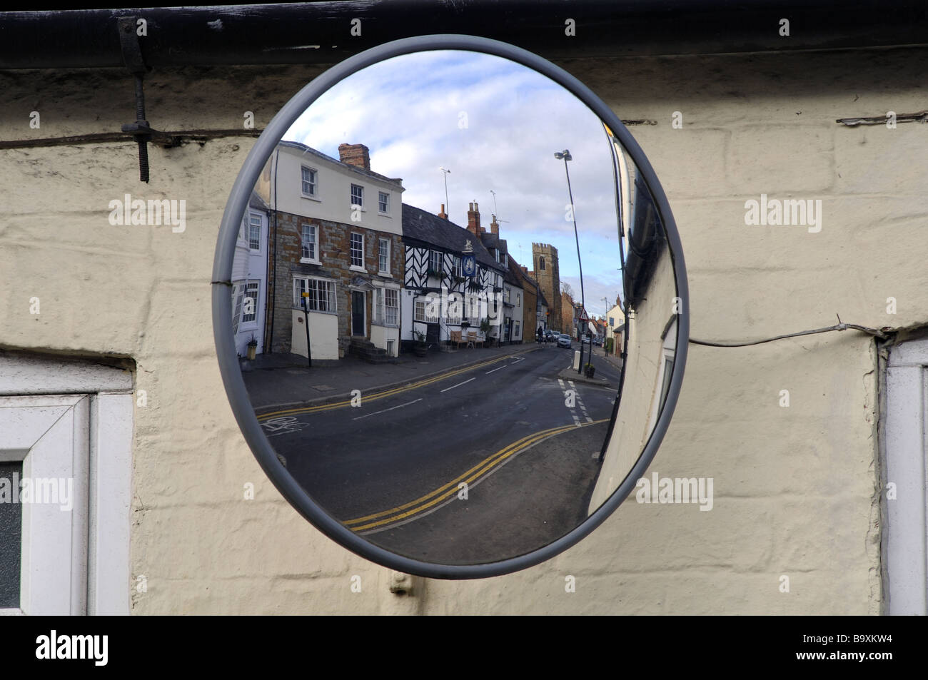 Specchio da strada immagini e fotografie stock ad alta risoluzione - Alamy