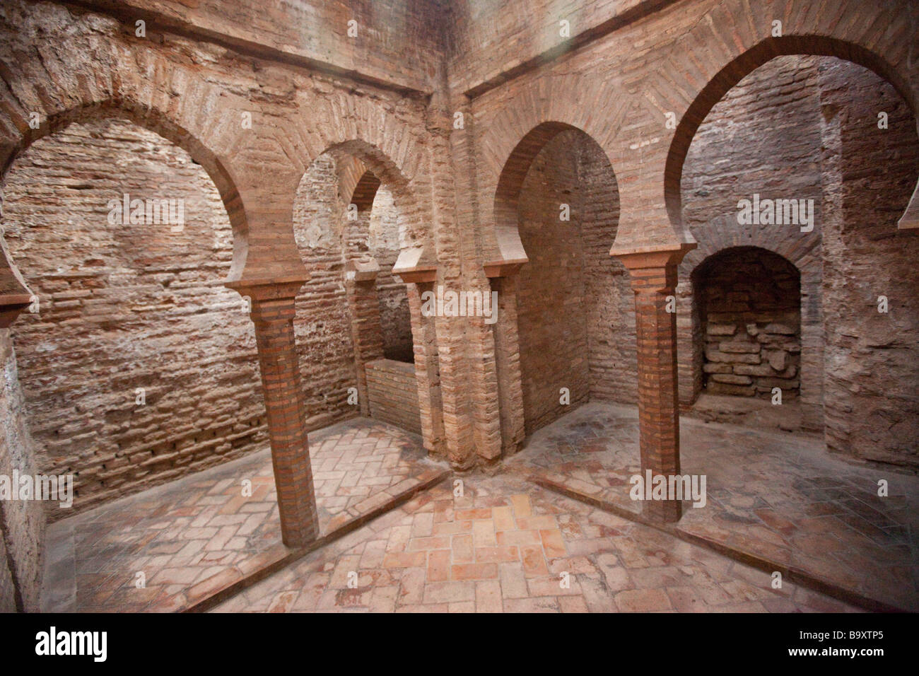 Bano de Comares all'interno dell'Harem nell'Alhambra di Granada Spagna Foto Stock